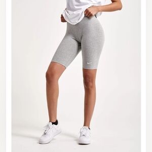 Nike Sportswear Essential Women's Mid-Rise 10" Biker Shorts Size XS NWT!